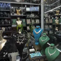 نقره عروس نیم ست انگشترگوشوار زنجیرساعت نگین تعویض|جواهرات|اصفهان, شهرک کاوه|دیوار