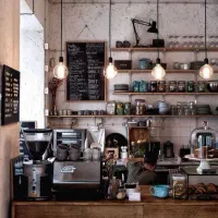 جذب کارمند وکارآموز ساده پاره وقت جهت بار کافه