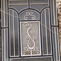 دو تا پنجره آهنی و آلومینیوم