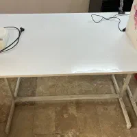 میز با پایه آهن