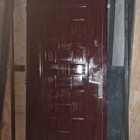 درب چوبی سالم و نو