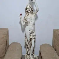 ساعت ایستاده و مجسمه ست