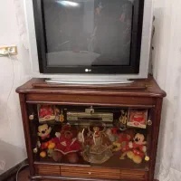 میز و تلویزیون