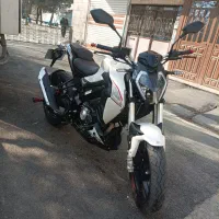 بنلی ۱۸۰s سفید