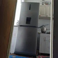 بوفه زیر قیمت فقط 400 یه کمد سه تیکه ام هست 25میدم