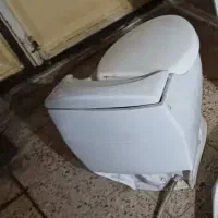یک عدد توالت فرنگی