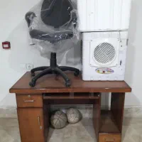 میز تحریر  و صندلی چرخدار و ،