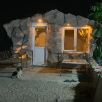 کلبه صخره ای،ابنما صخره ای وسنگی،الاچیق،باربیکیو