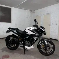 باجاج پالس ان اس 200 مدل 96 سفید|موتورسیکلت|شیراز, گود خزینه|دیوار