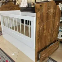 تخت گهواره شو کودک کنار تخت مادر