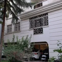 ۱۵۰ متر، ۳ خواب، دروس