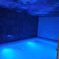 ویلای لوکس و مدرن ، جنب دریاکنار استخردار / بقیمت