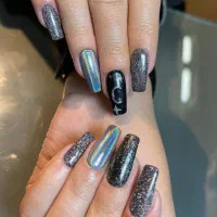 ماری هستم یه ناخنکار پرانرژی و ماهر|خدمات آرایشگری و زیبایی|مشهد, تربیت (صدف)|دیوار