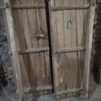 درب قدیمی چوبی