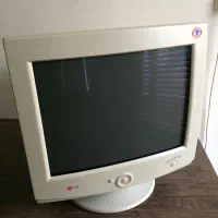 مانیتور LG بسیار سالم ۱۷ اینچ کم کار