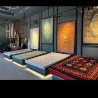 فرش %شاهانه زمینه نقره‌ای با گل‌های برجسته اکریلیک