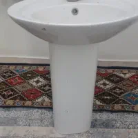 روشویی سالم و تمیز همراه با شیر