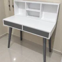 میز کامپیوتر و لب تاپ