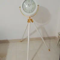 ساعت سه پایه۷۰۰