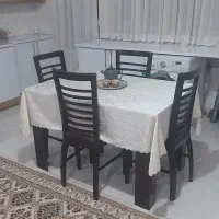 میز غذاخوری ۴ نفره