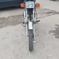 یک دستگاه هوندا 125 تقویت شده