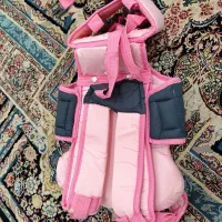 اغوش نوزاد صورتی