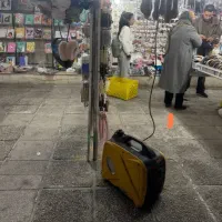 نیازمند فروشنده در شب بازار زند