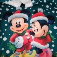 تعدادی لباس بچگانه