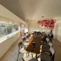 فضای کار و ایونت در کافه