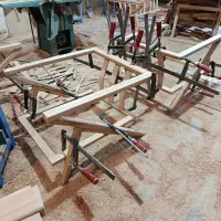 نجار حرفه‌ای و کار آموز