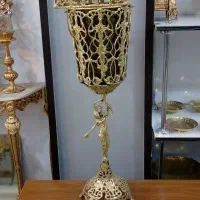 سطل زباله کنار سالنی