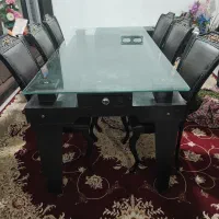میز نهارخوری ۶ نفره چوبی تمیز با شیشه
