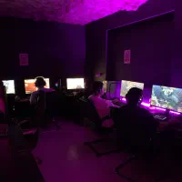 کافه گیم (گیم نت) پنج عصر