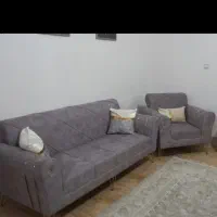 مبل در حد نو فروش همراه با میز عسلی