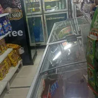 نیازمند شاگرد در بوفه و ساندویچی