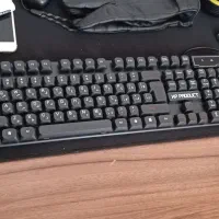 کیبورد تمیز و کم کارکرد