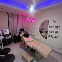 تخت و صندلی سالن زیبایی آرایشی