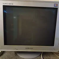 کامپیوتر و میزش همه یکجا فروخته میشه