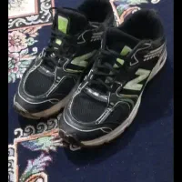 یک جفت کتونی  شماره ۴۴