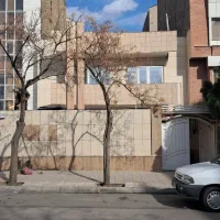 ویلایی دو طبقه دربست