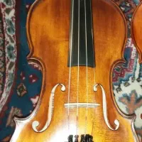 ویولن مشتاق|ویولن|اصفهان, کوی ولی عصر|دیوار