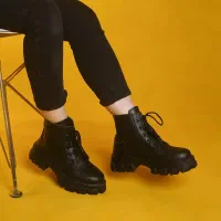 کفش نیم بوت زنانه مشکی مدل. ROXANA