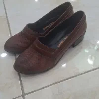 کفش زنانه چرم تبریز، حراج