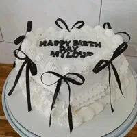 شیرینی خونگی((کیک تولد و شیرینی خشک))