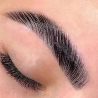 آموزش کاشت مژه و لیفت ابرو‌. رنگ‌مو بالیاژ امبر