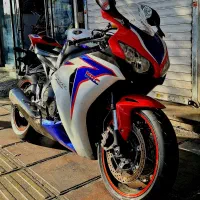 هوندا سی بی آر ۱۰۰۰ آر آر honda cbr1000rr