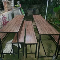 دوعدد میز چهار عدد نیمکت .