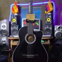 گیتار کلاسیک زیبا حرفه ای به همراه سافت کیس رایگان|گیتار، بیس، امپلیفایر|تهران, نارمک|دیوار