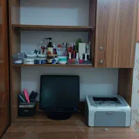 کتابخانه و میزتحریر