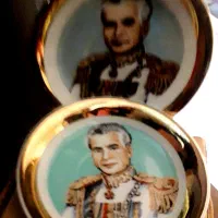 نلبکی قدیمی عتیقه با عکس رضا شاه|کلکسیون اشیاء عتیقه|اصفهان, دارک|دیوار